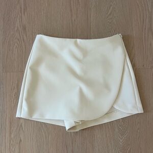 Zara Off-White Skort